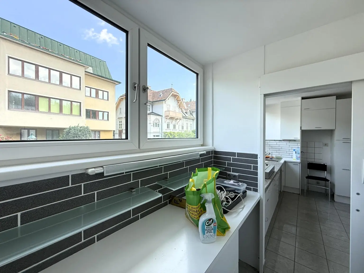 Modernes Atelier, Loft, Dachterrasse im Neunzehnten // Modern Studio, loft, roof terrace in the nineteenth //