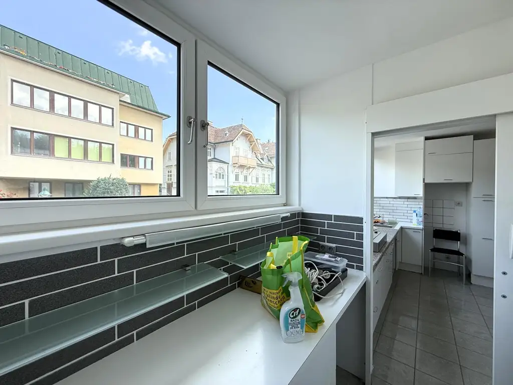 Modernes Atelier, Loft, Dachterrasse im Neunzehnten // Modern Studio, loft, roof terrace in the nineteenth //
