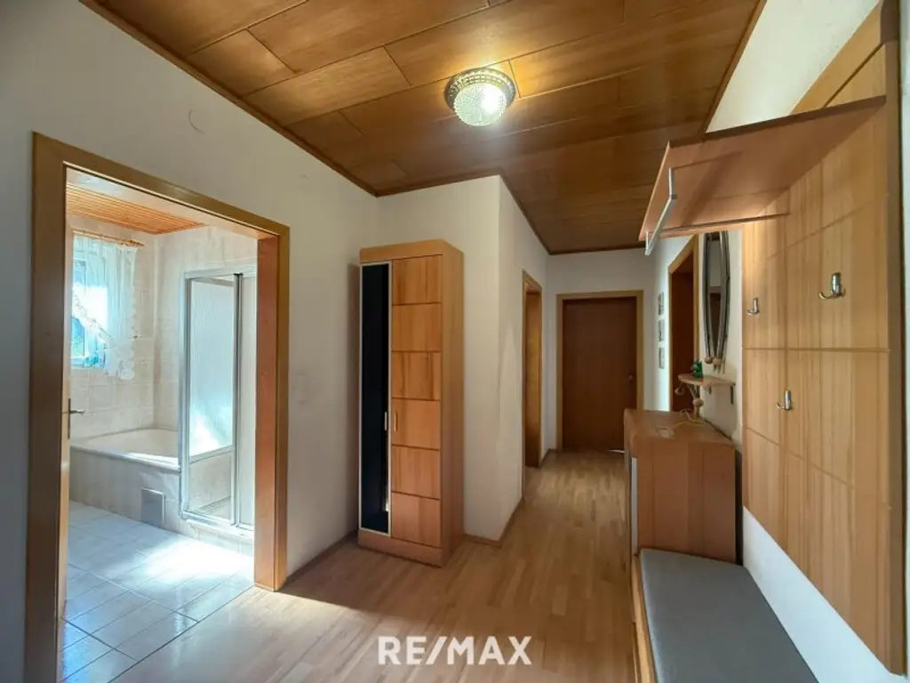 *** Gemeinschaftsprojekt oder Investment? Zwei Häuser, sechs Stellplätze, großes Grundstück in Toplage! ***