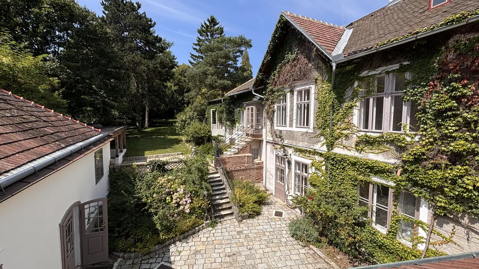 Wo Geschichte lebendig wird - Romantische Villa mit Park