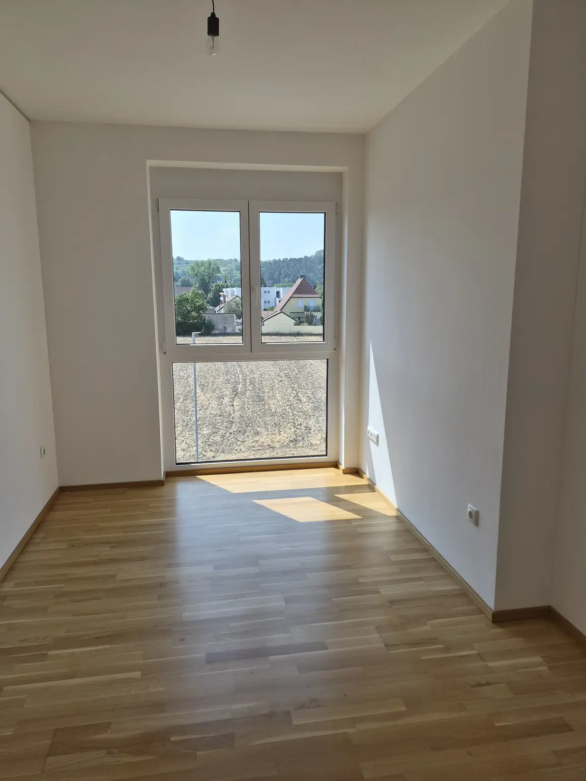 Wohnkomfort mit Aussicht: Ca. 60 m² 3-Zimmer-Wohnung und sonniger 12 m² Südwest-Eckbalkon