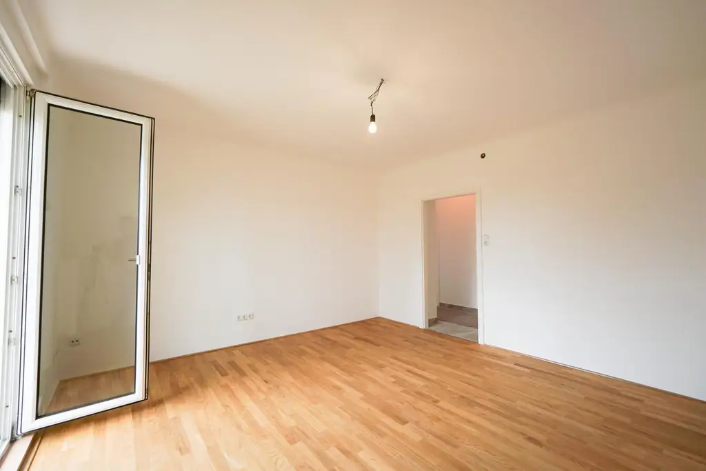 ERSTBEZUG NACH GENERALSANIERUNG – 3-Zimmer-Mietwohnung mit Balkon, Keller & Garage