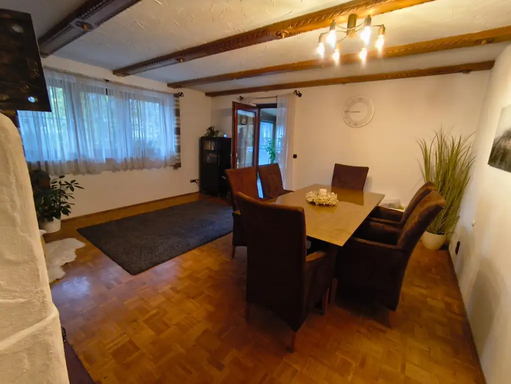 Großzügiges Zweifamilienhaus mit Bergblick in Ruhpolding