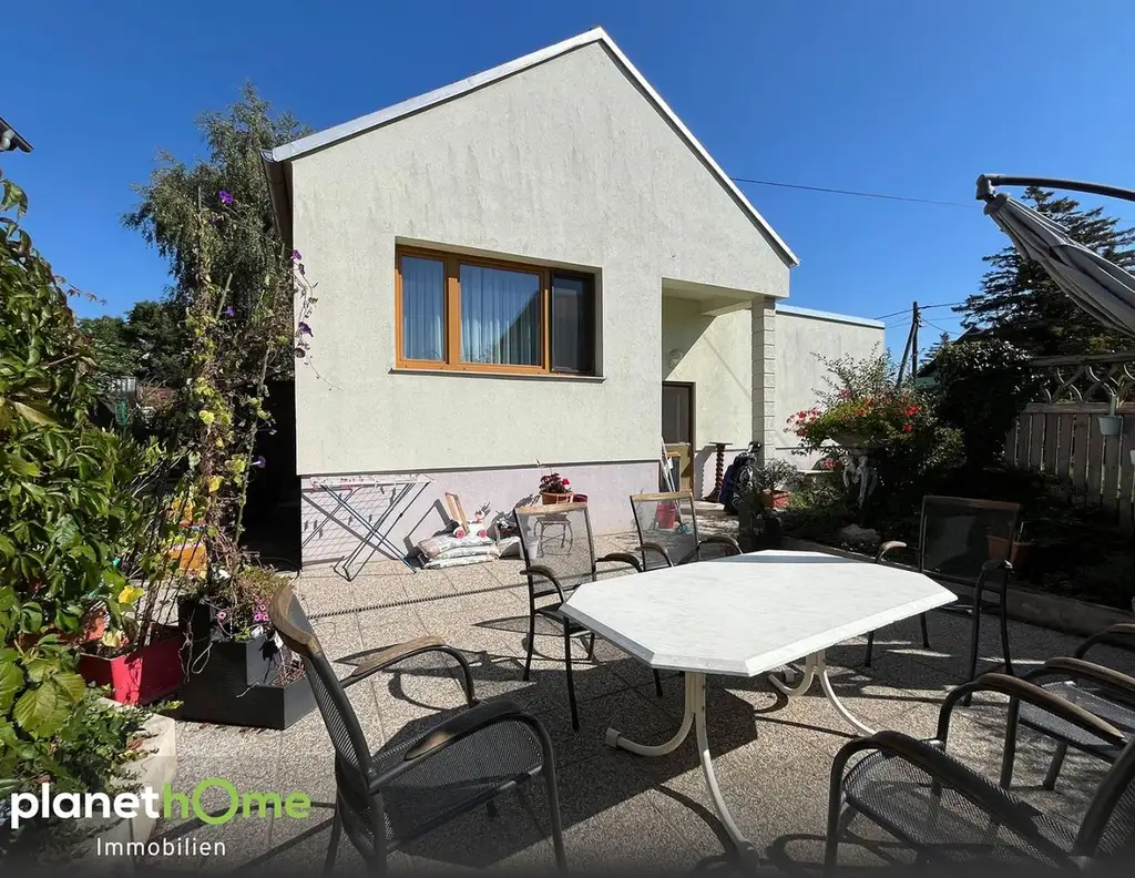 Charmantes, sonniges Grundstück mit Ferienhaus im Ortsteil Föhrenhain in Gerasdorf bei Wien