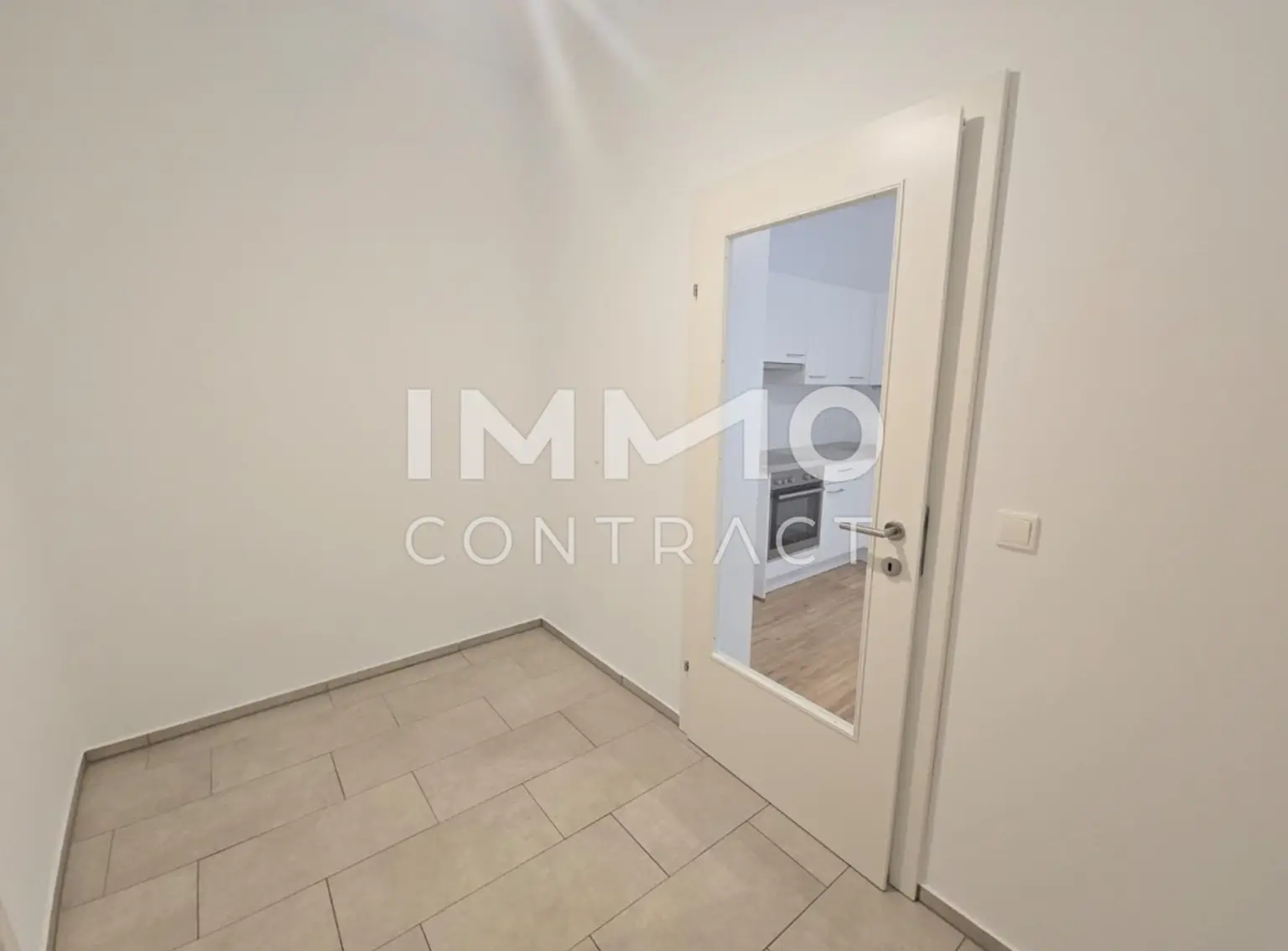 STRASSGANGER Straße 380c : Neuwertige 2 Zimmer- Wohnung mit großem Balkon - Straßganger Straße 380 c - Top 01c