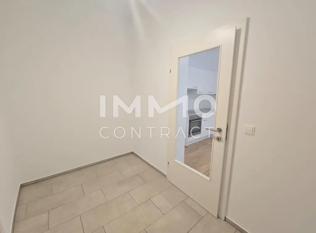 STRASSGANGER Straße 380c : Neuwertige 2 Zimmer- Wohnung mit großem Balkon - Straßganger Straße 380 c - Top 01c
