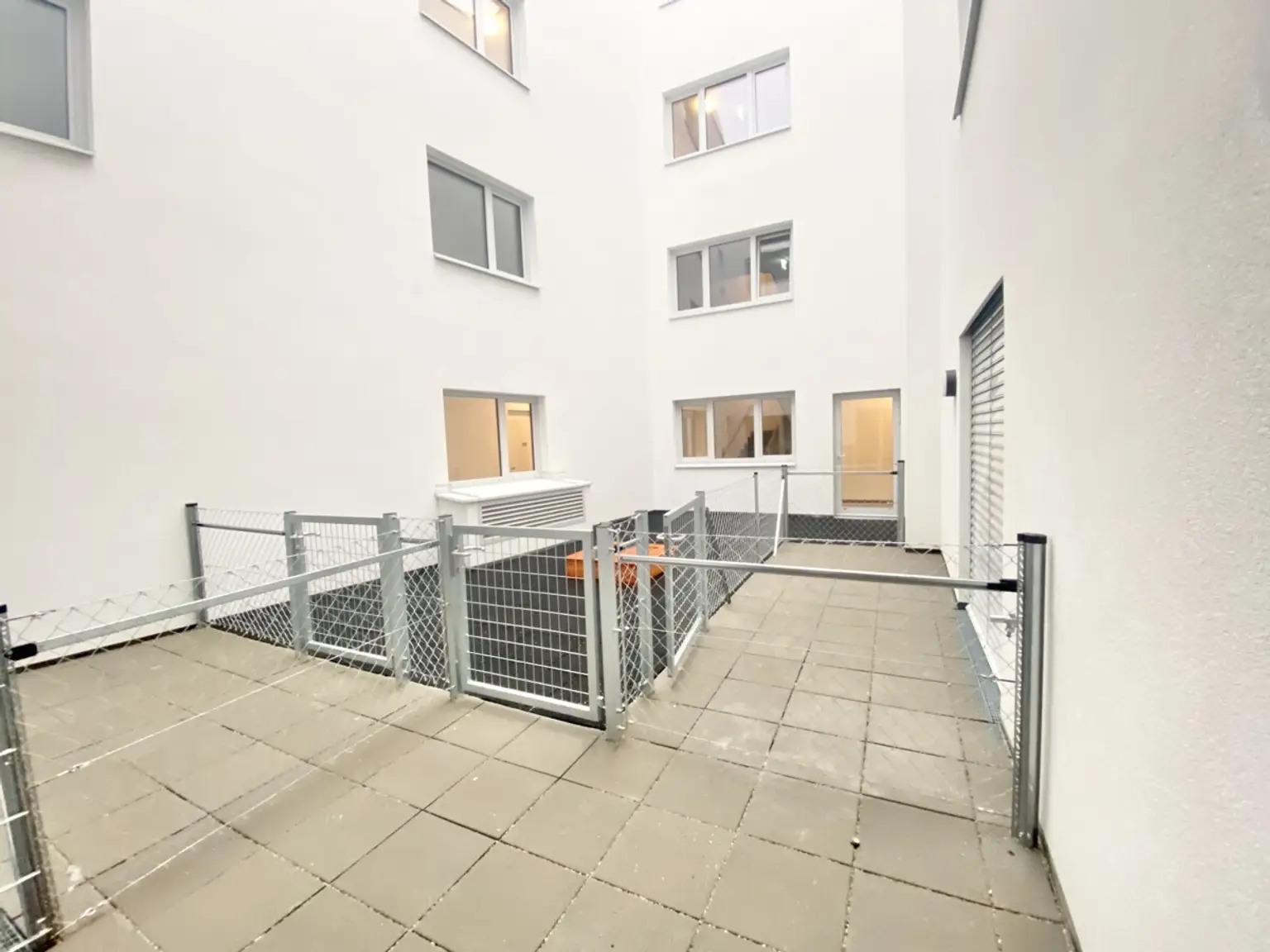 =LAURENZ= Gartenwohnung  3 Zimmer Wohnung mit Weitblick! ERSTBEZUG U3