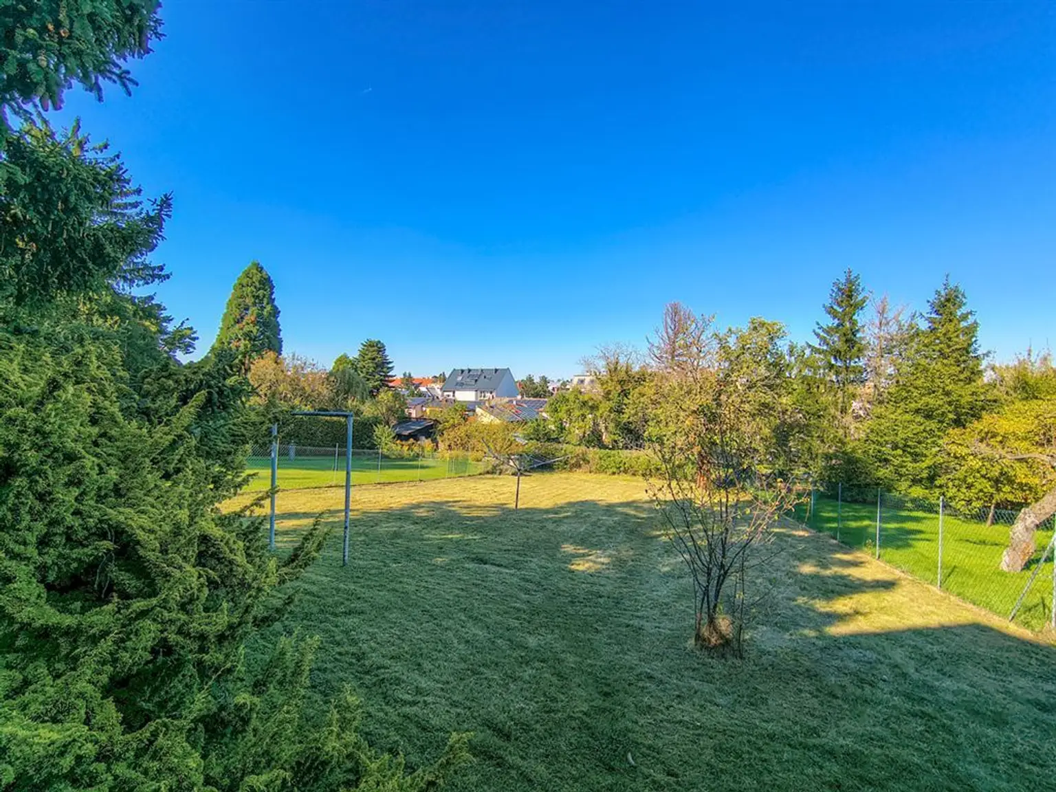 2380 Perchtoldsdorf/Nähe Wiener Stadtgrenze: Ruhig gelegenes, sonniges 1020m² Grundstück mit hohem Potenzial