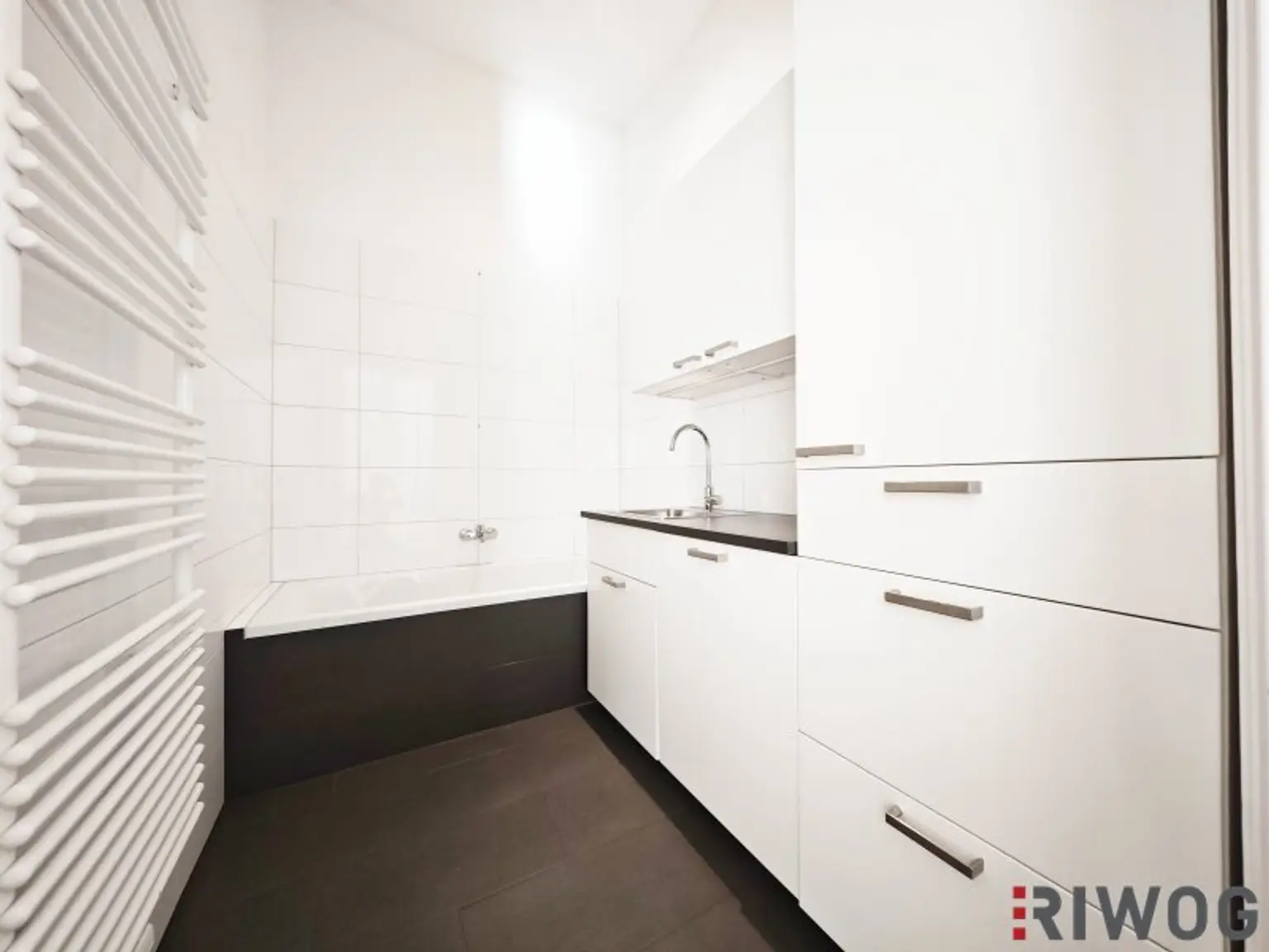 Topsaniertes Stilaltbaubüro in Naschmarktnähe | sehr hell | 154m² mit 4 bis 5 Zimmern | Luftwärmepumpe