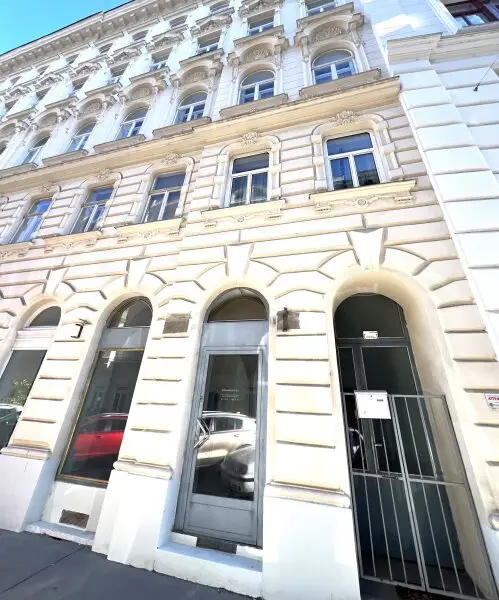 Top Lage! Renovierungsbedürftige Praxis oder Büro - aus Alt wird Neu