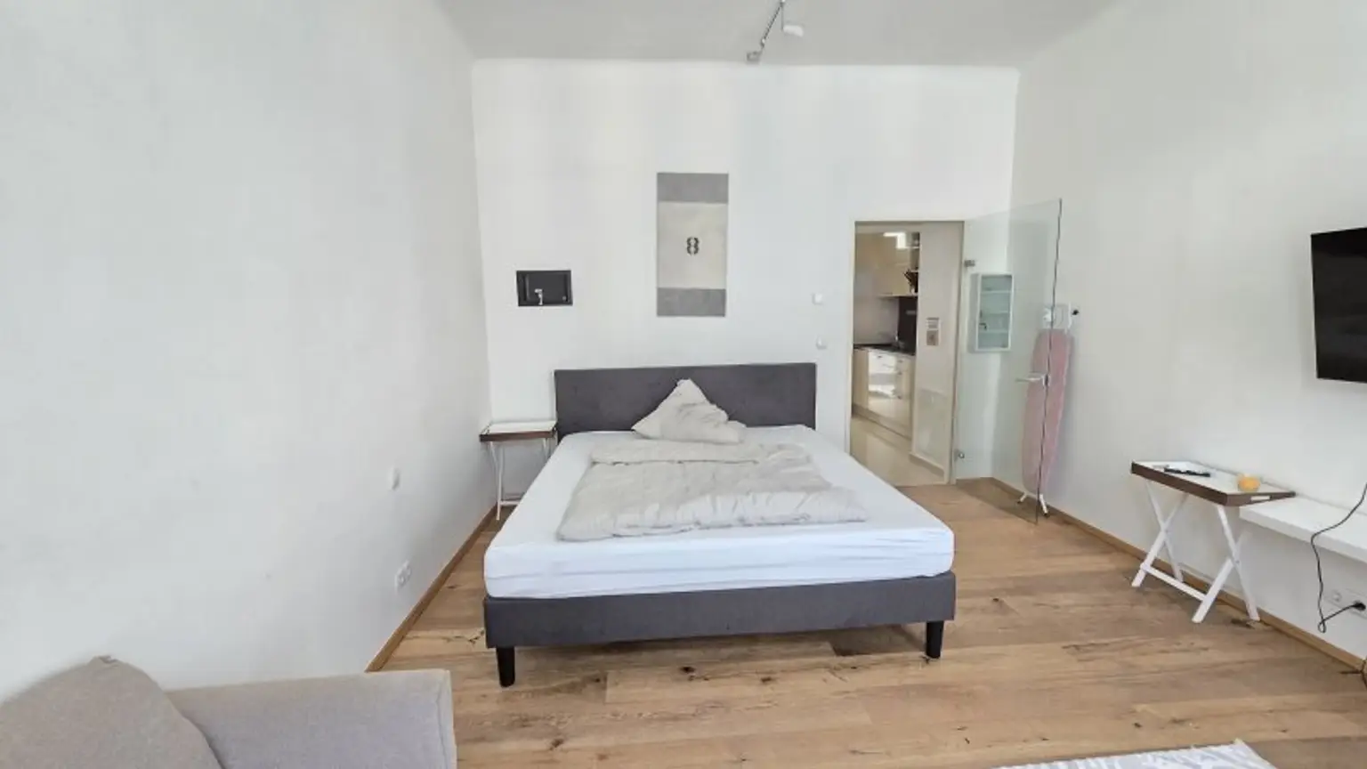 Schöne 1.Zi., Wohnung neu renoviert