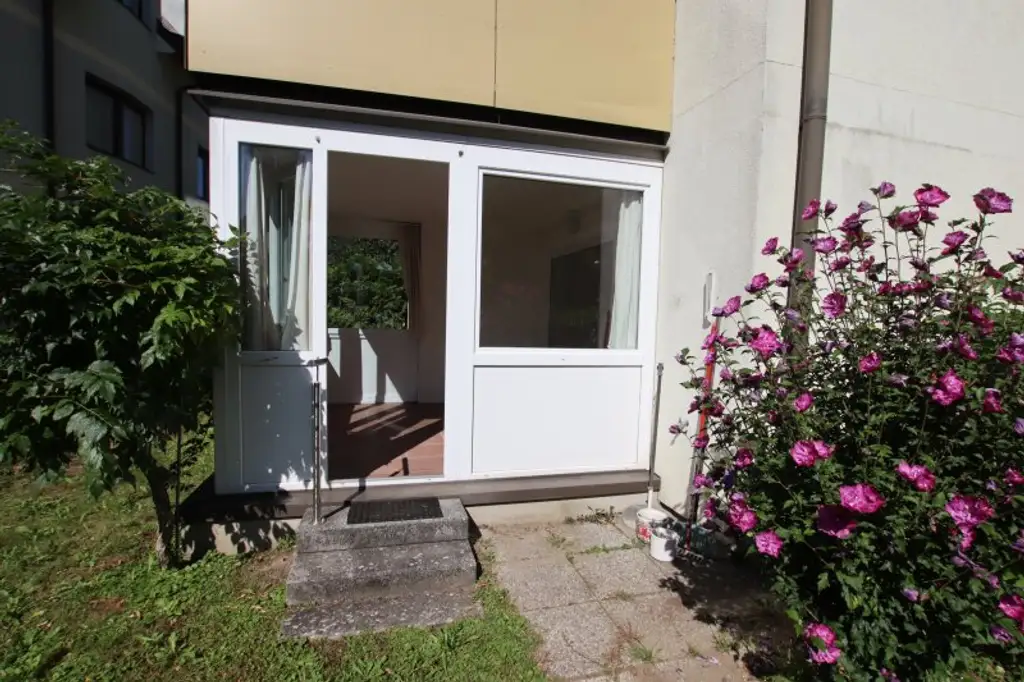 Junge & schöne 71,50m² 2 Zi City-Gartenwohnung mit 123m² Eigengarten & Tiefgarage am St. Veiter Ring