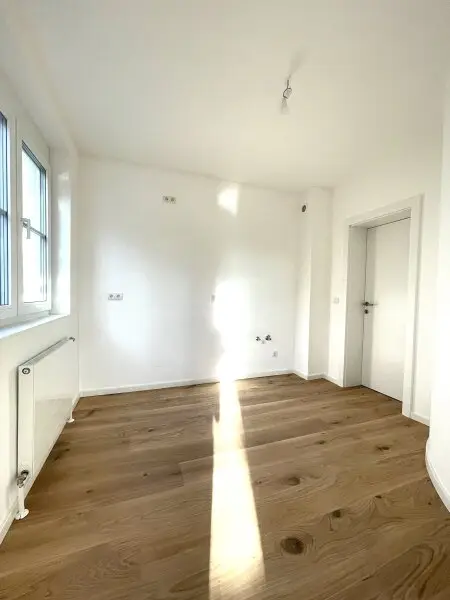 Prestige Living in Sievering: Großzügige Gartenwohnung mit Stil