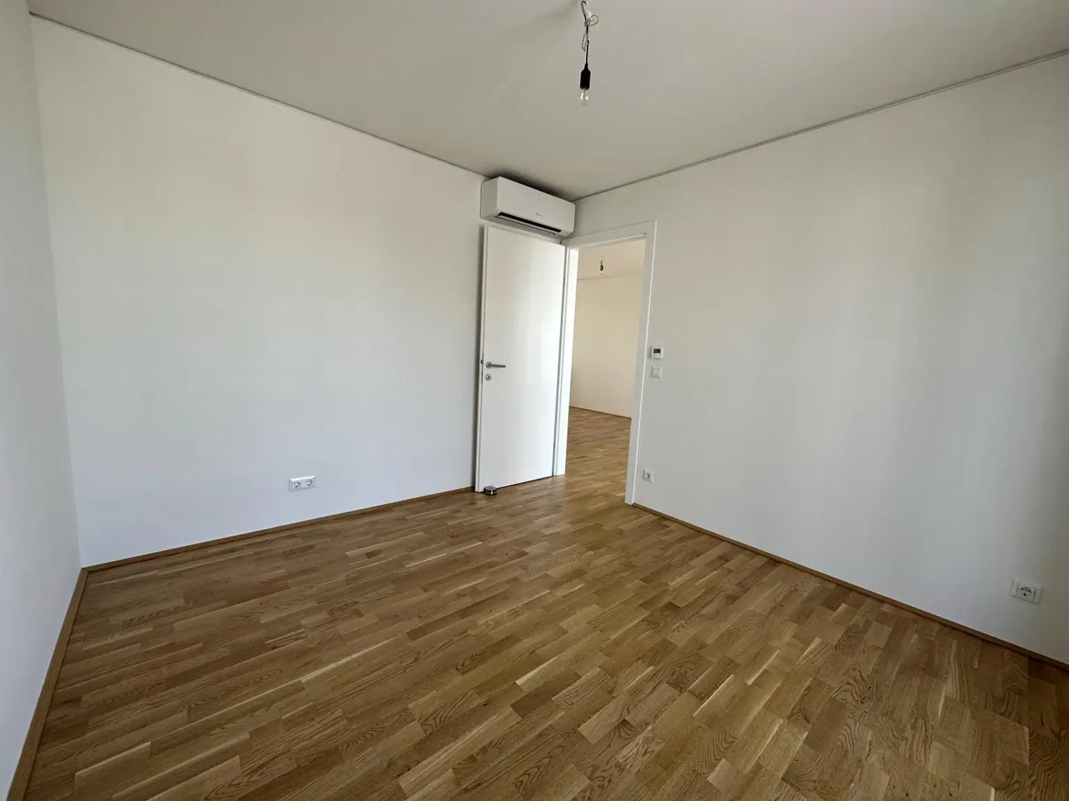 Zimmer 2 OG