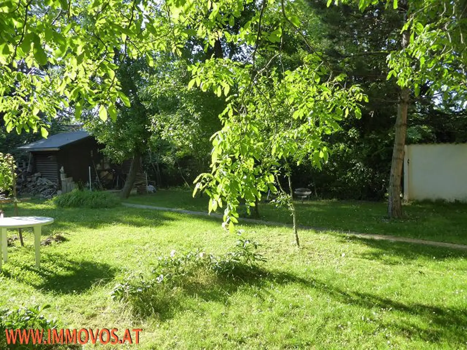 ***SEHR SCHÖNE BALKONWOHNUNG***