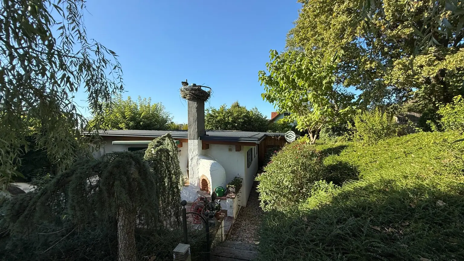Attraktiver Bungalow auf einem großzügigen, sonnigen Grundstück in ruhiger Südlage