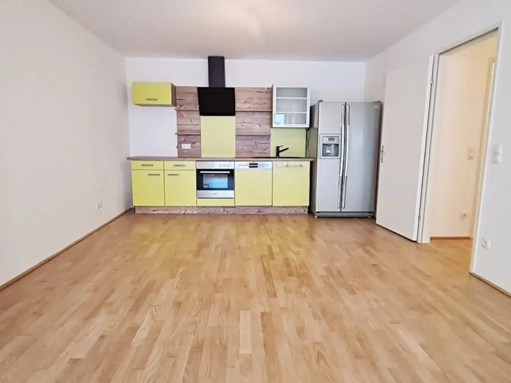 EIGENGARTEN, LORYSTRASSE, 75 m2 Neubau mit 23 m2 Garten, 2 Zimmer, Wohnküche, Wannenbad, Parketten, 1. Liftstock