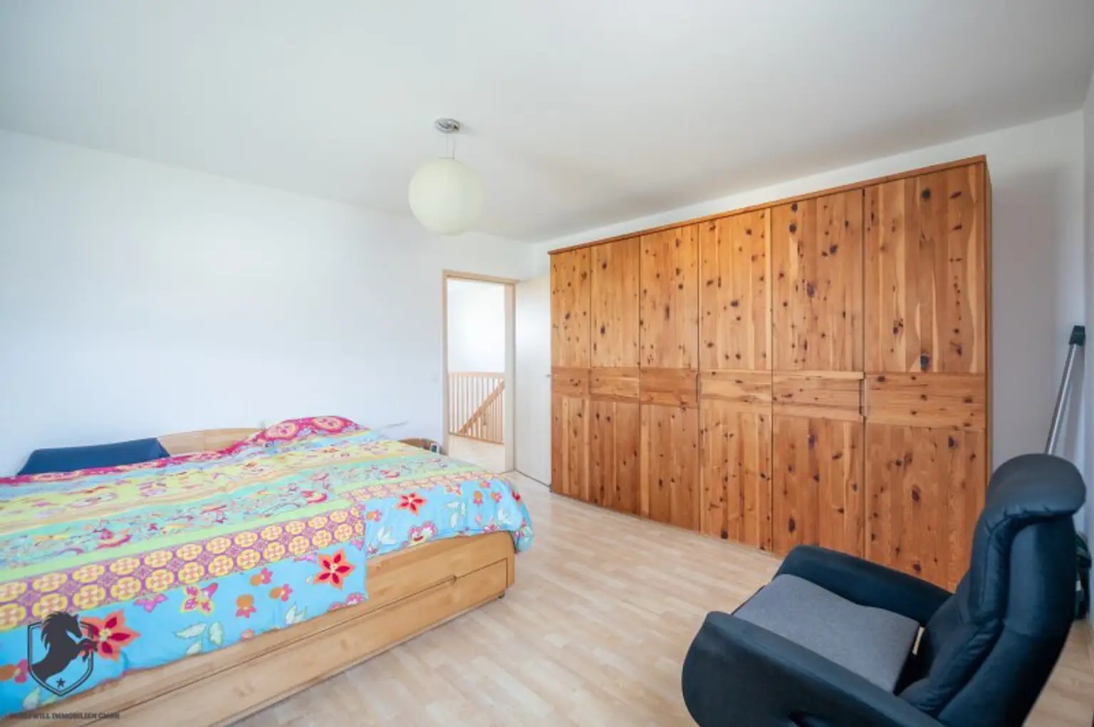 Exklusives Niedrigenergie-Einfamilienhaus mit Vollkeller auf 1.008 m² Grundstück in ruhiger Bestlage von Pixendorf
