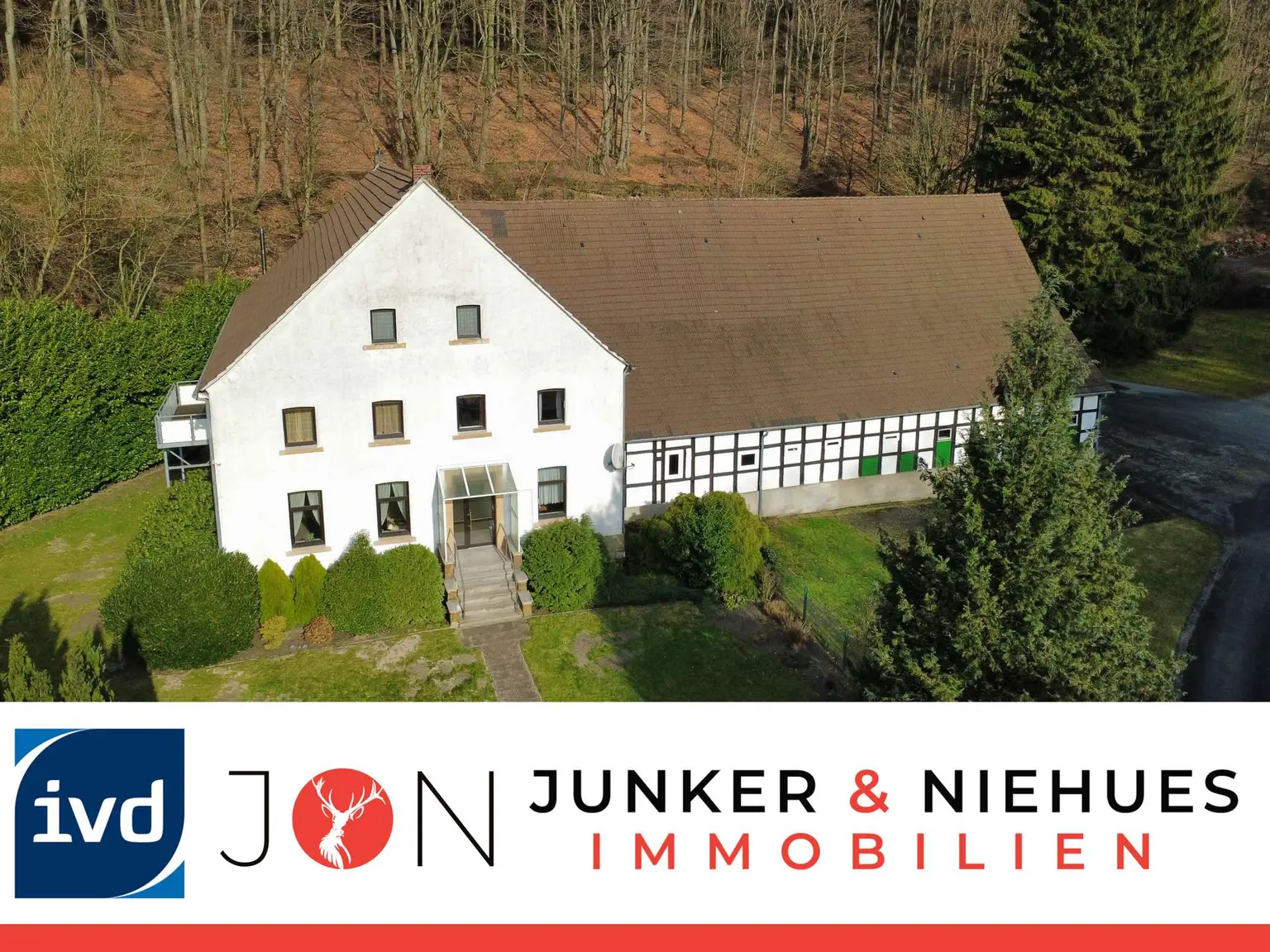 Alleinlage - perfekt für Pferdehalter - Ehemaliger Hof mit großem Stall