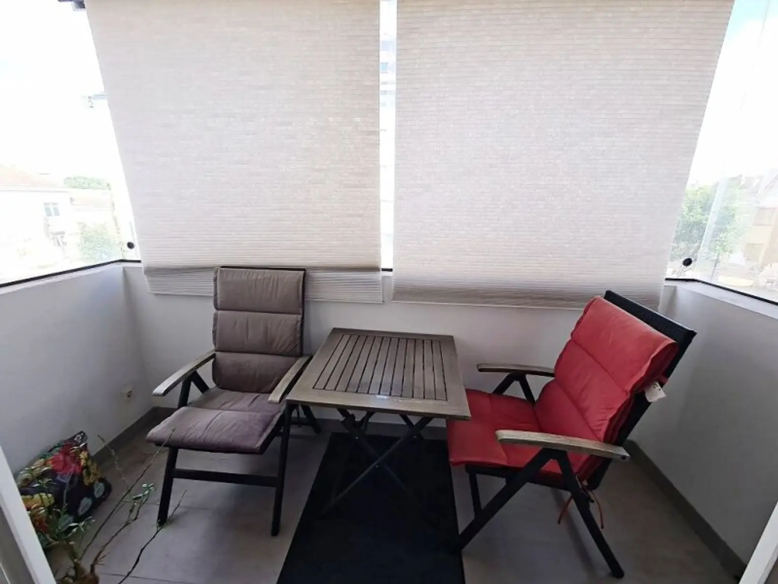 WAGRAMER STRASSE, sonnige 64 m2 Neubau mit 4 m2 Loggia, 3 Zimmer, Komplettküche, Wannenbad, Parketten, U1-Nähe