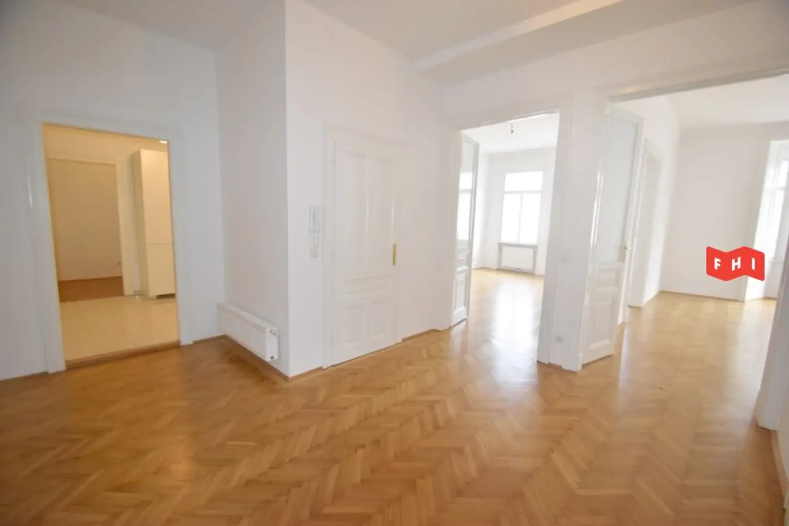 Unbefristete 4 Zimmer Stilaltbauwohnung Nähe Lycèe Francais & Palais Liechtenstein