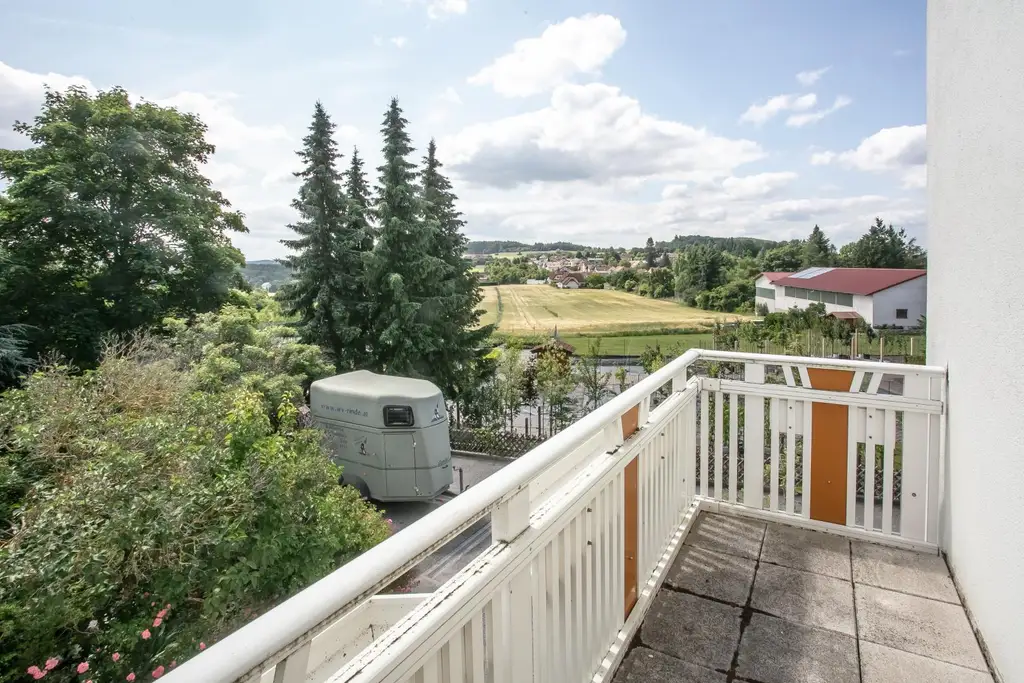 Mehrfamilienhaus - Zwei Wohneinheiten - Gewerbe möglich - großzügige Nutzflächen
