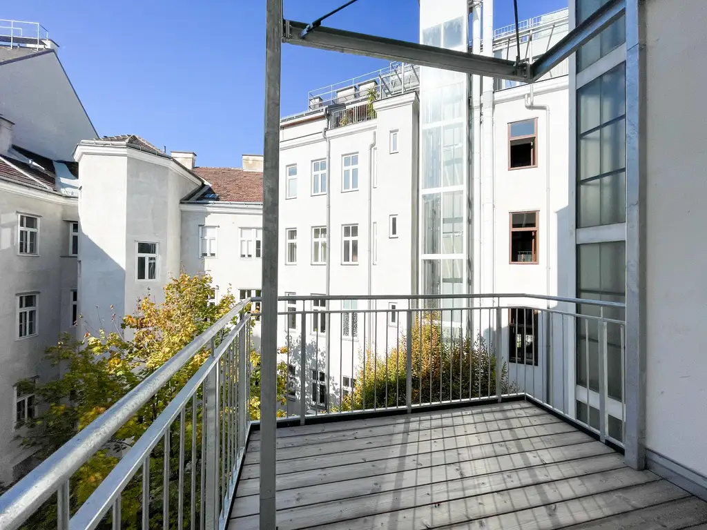 Herrlich große Altbauwohnung mit Garagenplatz