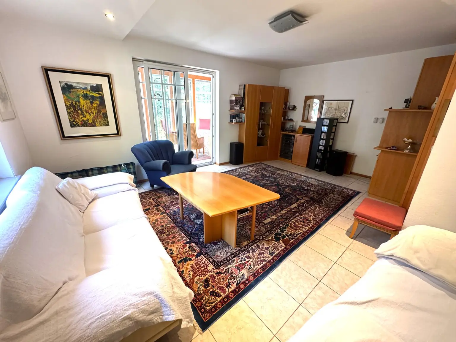 Großzügiges Einfamilienhaus mit Pool, Wintergarten und Doppelgarage mitten im Grünen!