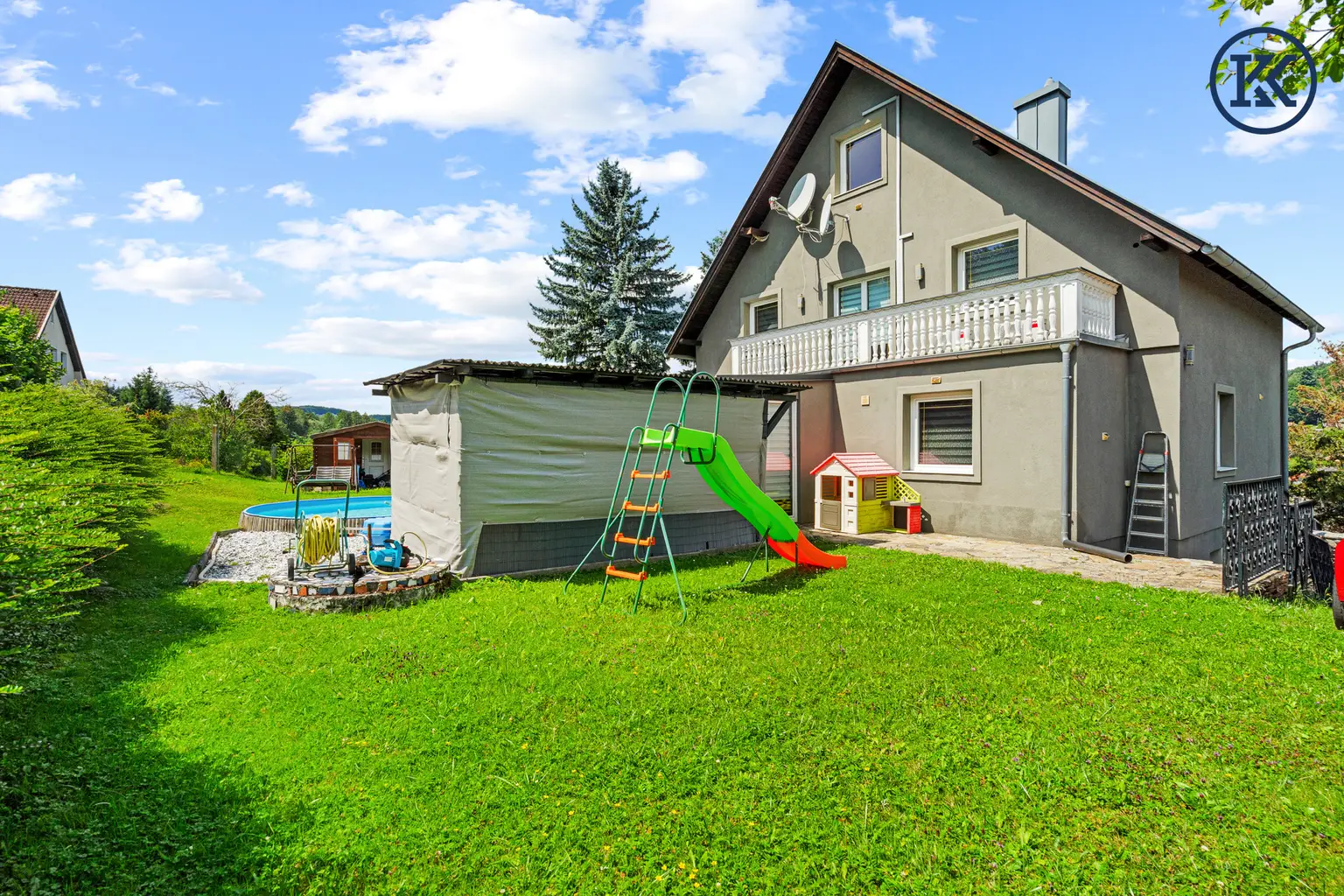 Vielseitiges Wohnhaus mit Garten, Pool & Ausblick – Ruhelage in Eichgraben