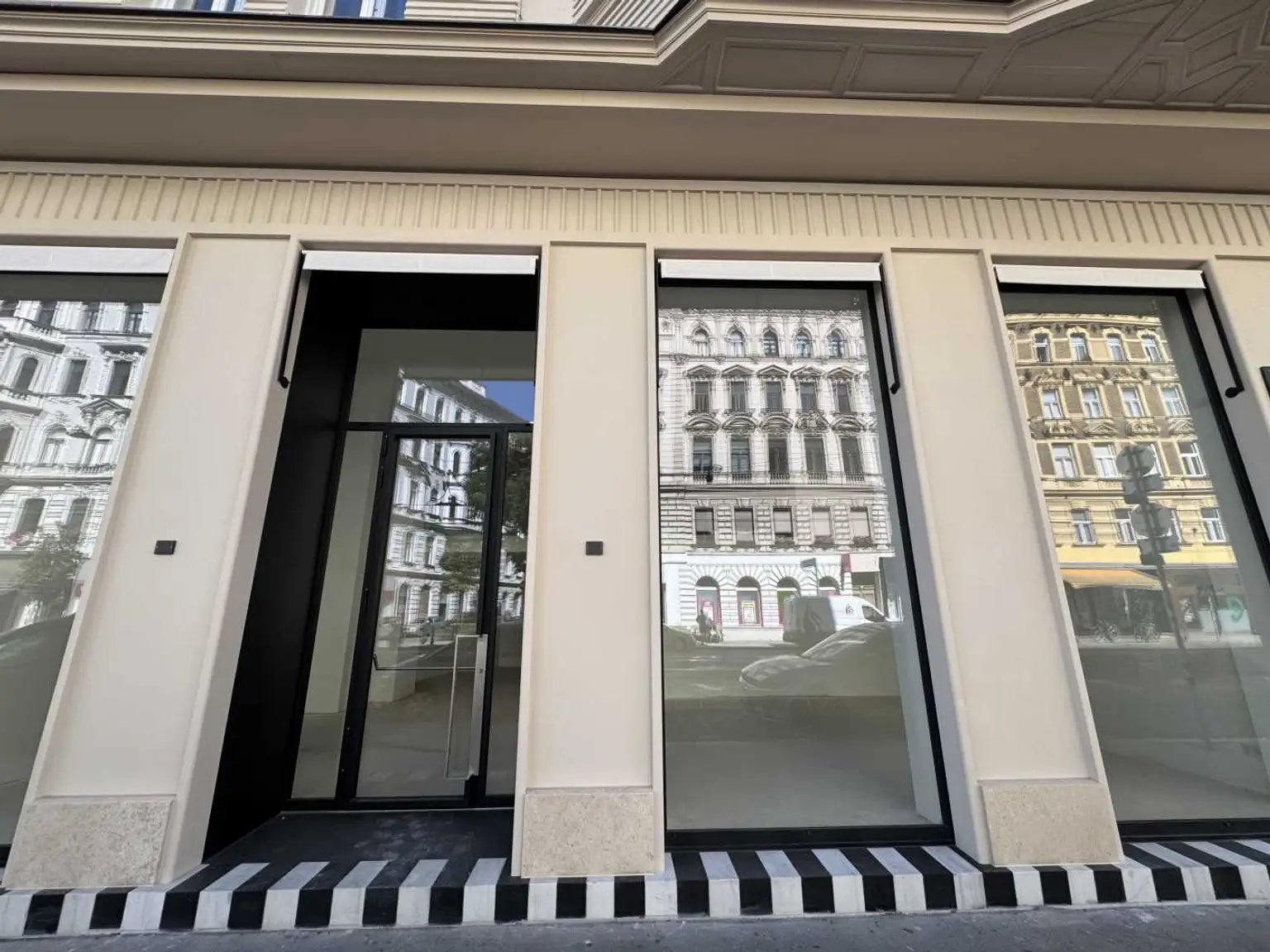 Moderne Geschäftsflächen im Edelrohbau zu mieten!