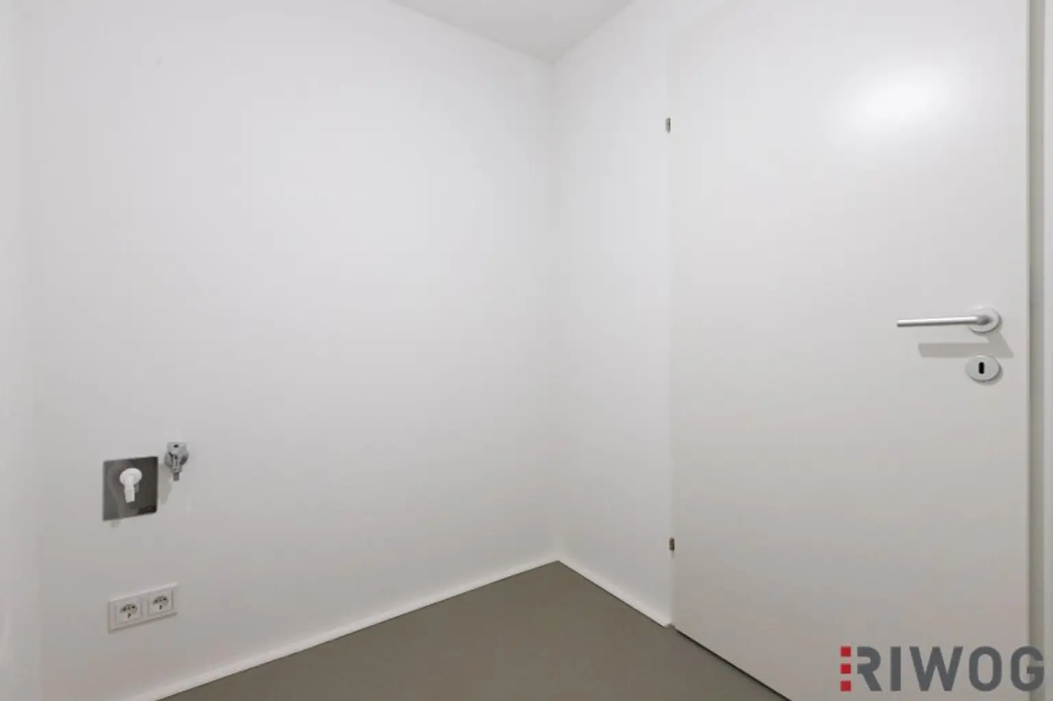 ERSTBEZUG nach Sanierung | Außergewöhnliches Loft mit Raumhöhe bis zu ca. 4,90 m | Büro/Praxis Nutzung und Kurzzeitvermietung möglich