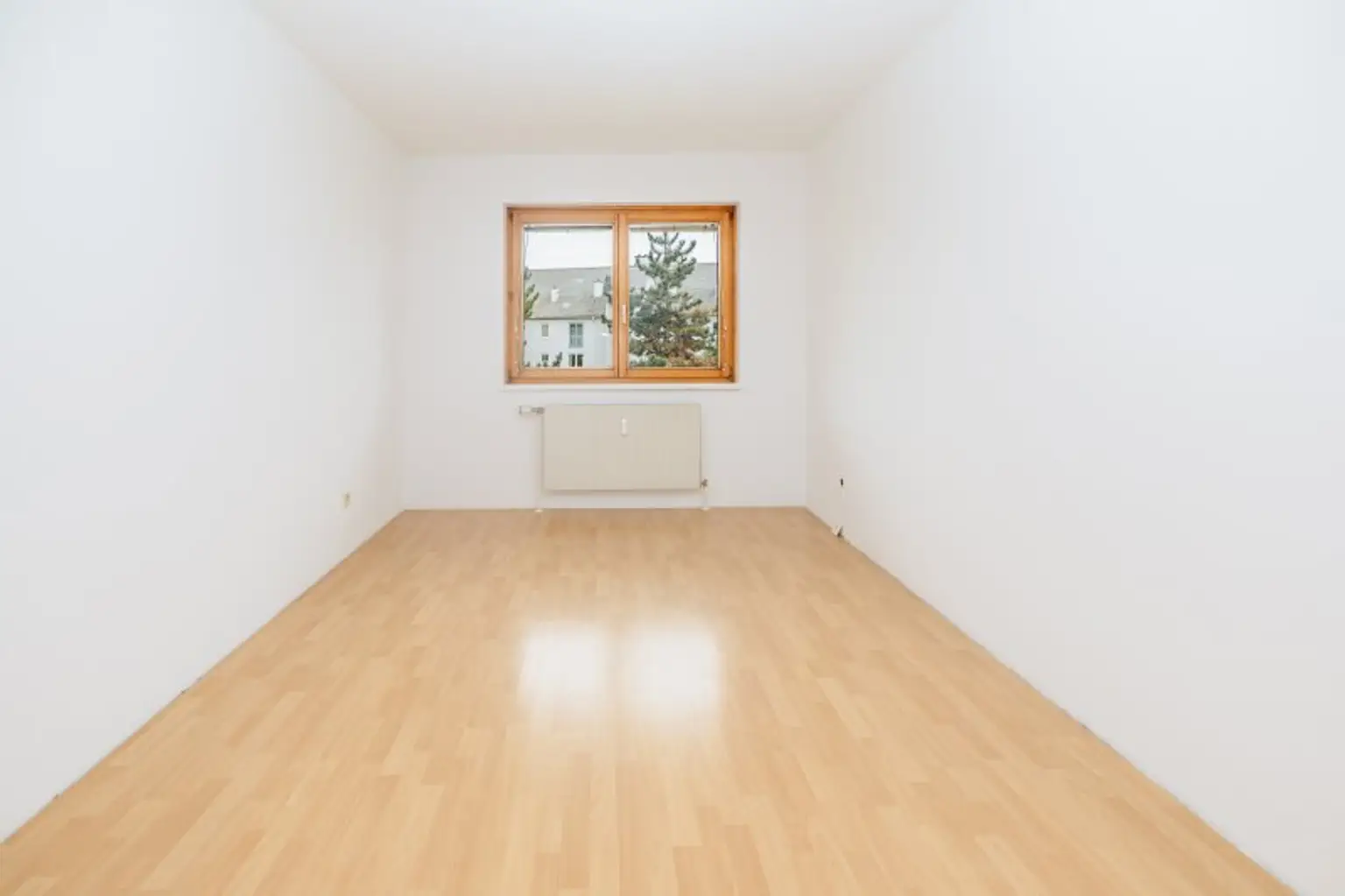 HELLE WOHNUNG MIT TG I BALKON I FAMILIENFREUNDLICH I GEPFLEGT I BADEWANNE I LICHTDURCHFLUTET I  ZENTRAL I PROJEKT WOHNEN