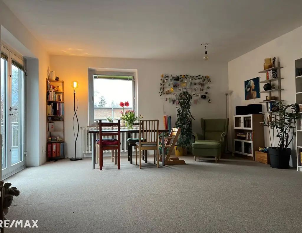 NEUER PREIS! Meidling - Haus und große Halle in Wohn- und Geschäftsviertel!