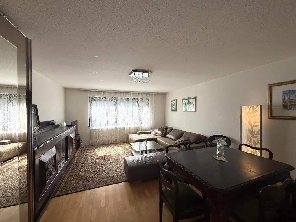 Komplett möbliertes City Apartment, Miete inkl. Heizung und Warmwasser // Fully furnished city apartment, rent incl. heating and hot water //