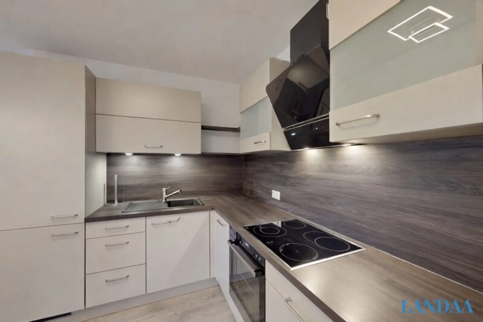 Wunderschöne 2 Zimmerwohnung mit Balkon und Garage