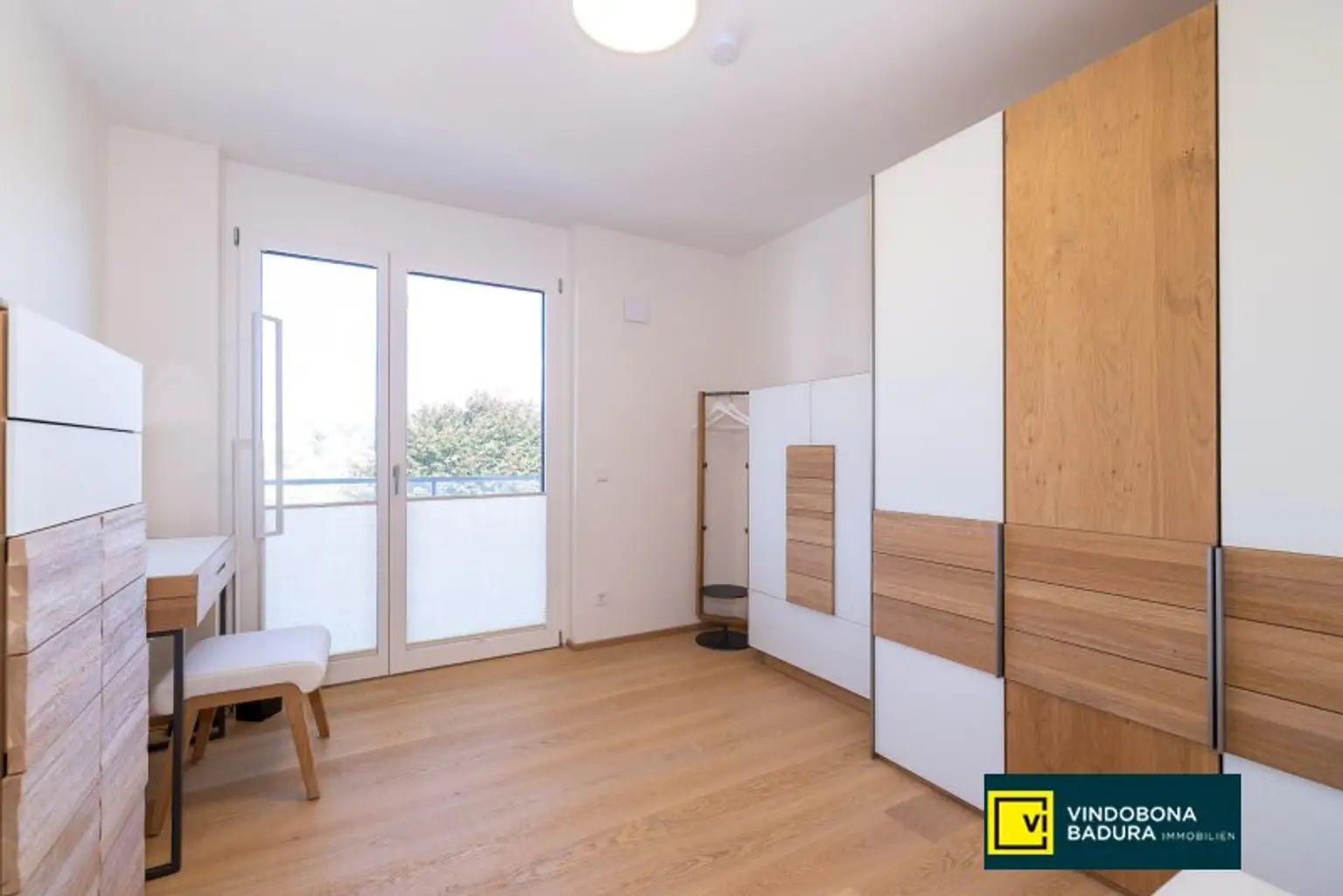 Wohnjuwel in Hietzing: Großzügige 5-Zimmer Wohnung mit Balkonterrassen, Fernblick & Garagenplatz