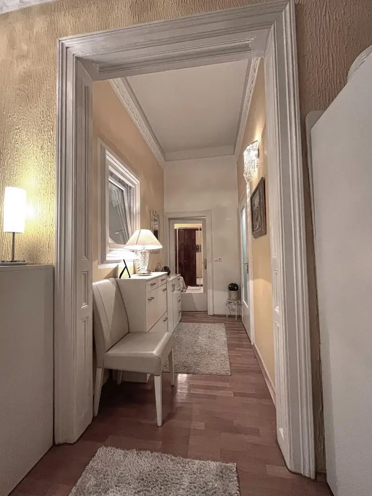 Altbau mit Loggia
