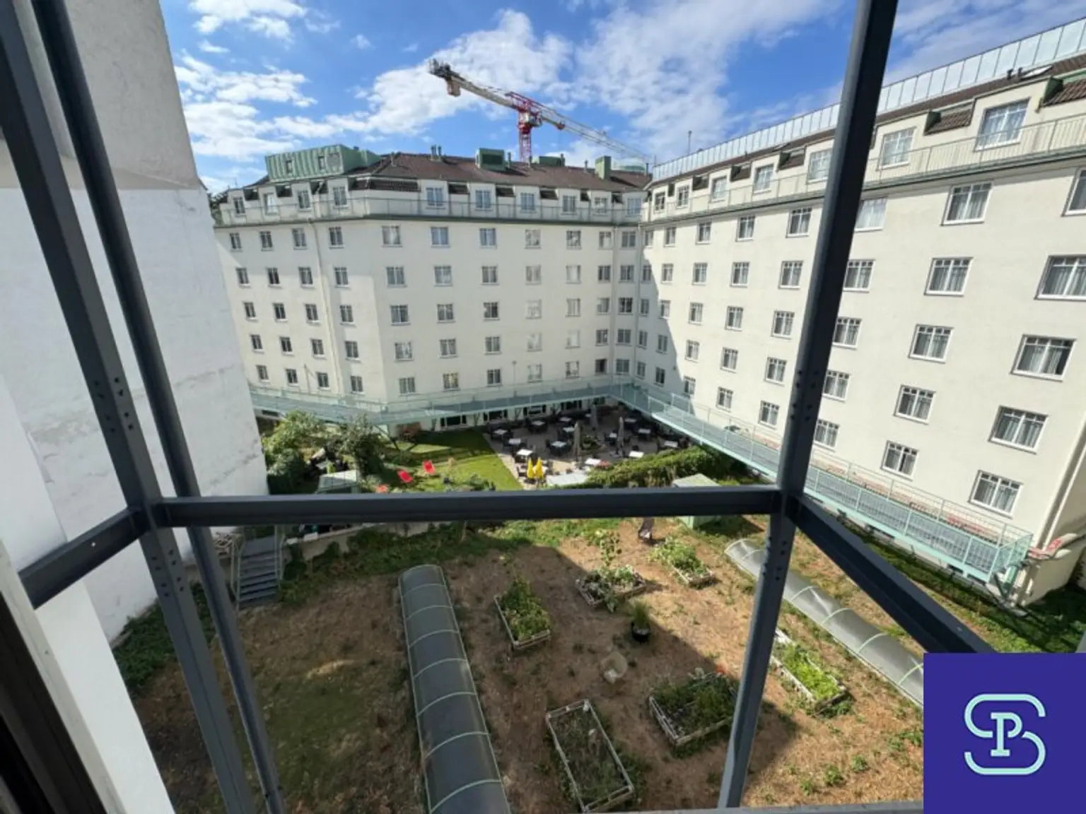 Sonnige 52m² Altbauwohnung mit Balkon Nähe Pilgramgasse - 1050 Wien