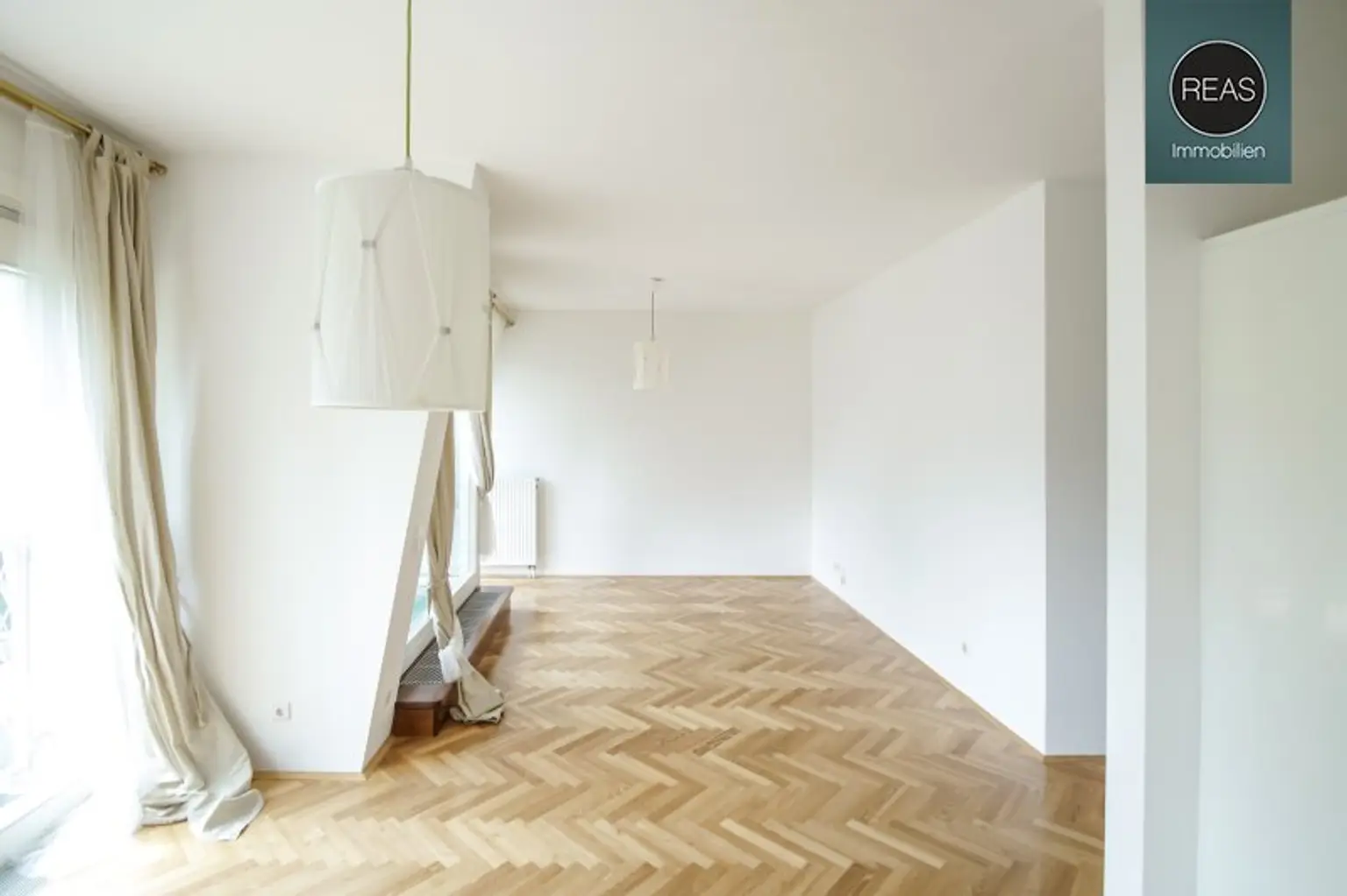Traumwohnung mit Balkon, Terrasse und Garage in exklusiver Gartenanlage bei der Hohen Warte!
