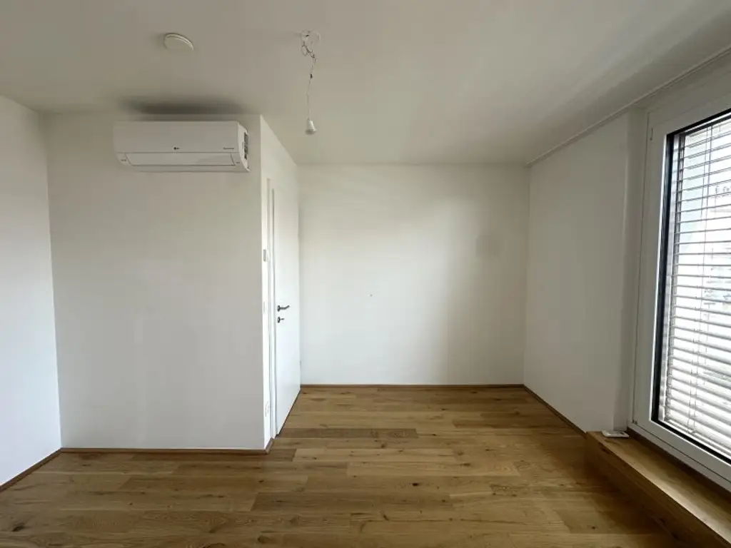 Hier werden Träume war! Exklusive 4-Zimmer Maisonette-Wohnung mit ca. 113 m2 sowie eigener Dachterrasse in ruhiger Lage