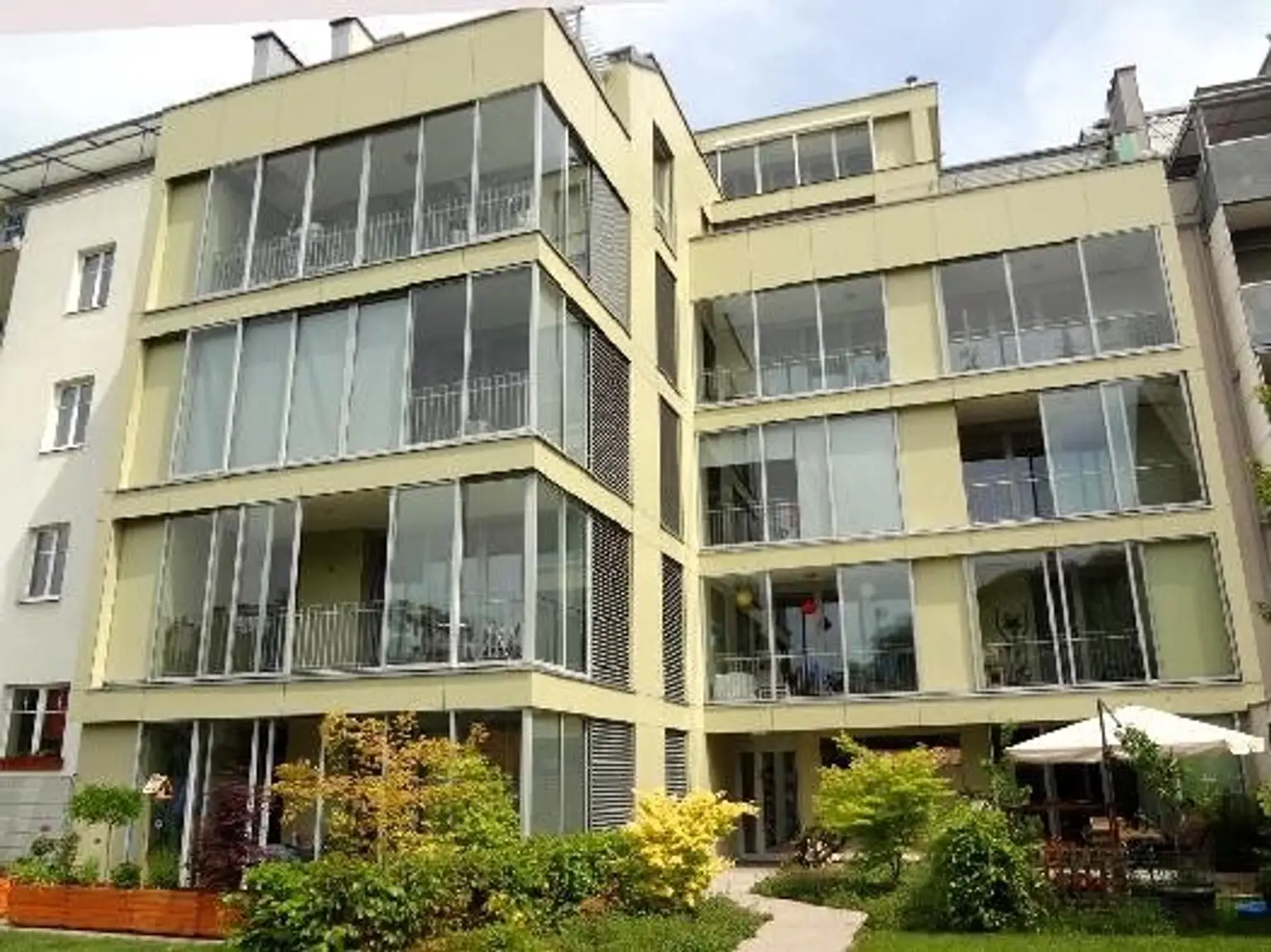 Domviertel: Wohnung mit Wintergarten, Garten und Terrasse! Tiefgaragenplatz möglich!