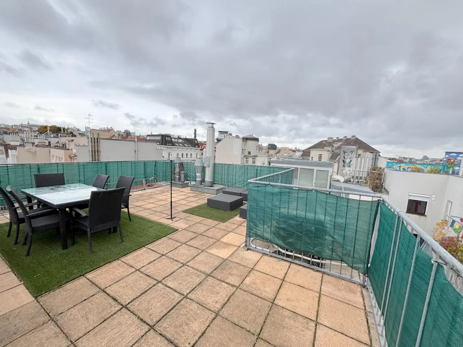 Gut geschnittene Dachgeschoßwohnung in beliebter Wiener Lage