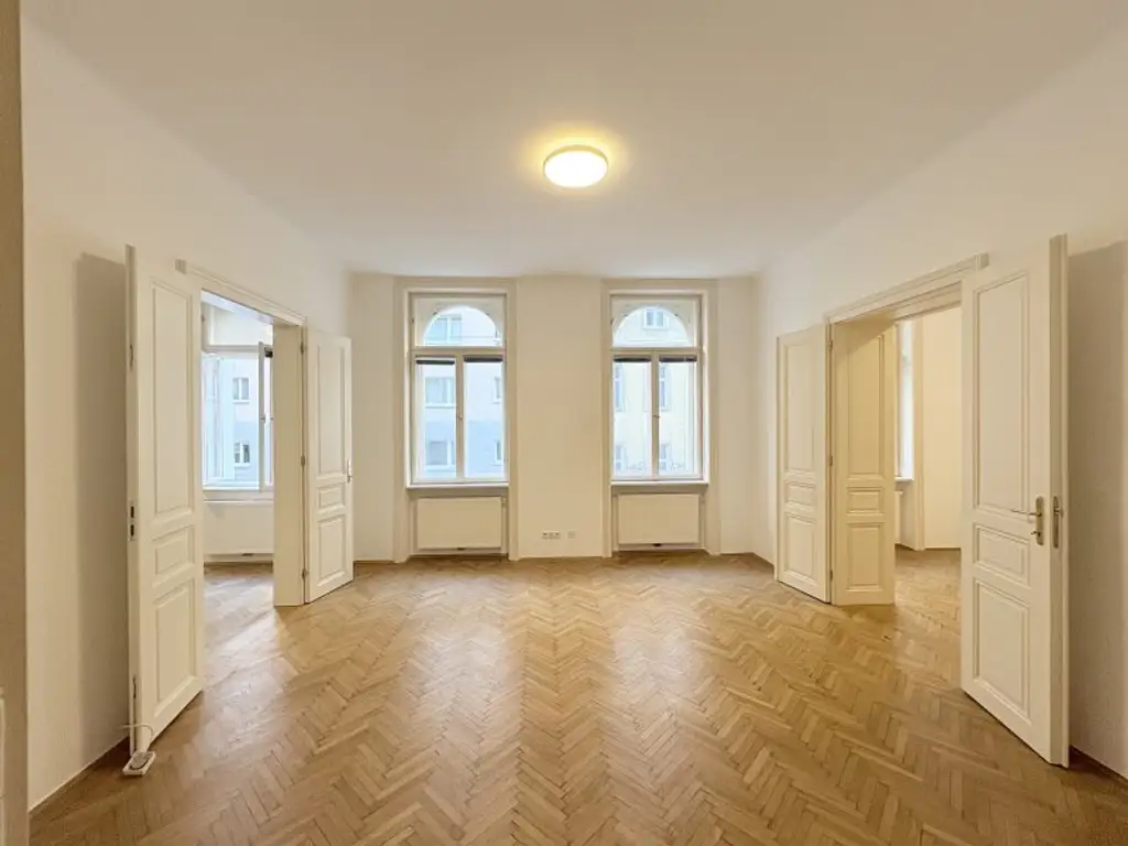 Großzügiges 3-Zimmer Altbaujuwel mit Nähe zur U4 Friedensbrücke! Zwei Badezimmer!