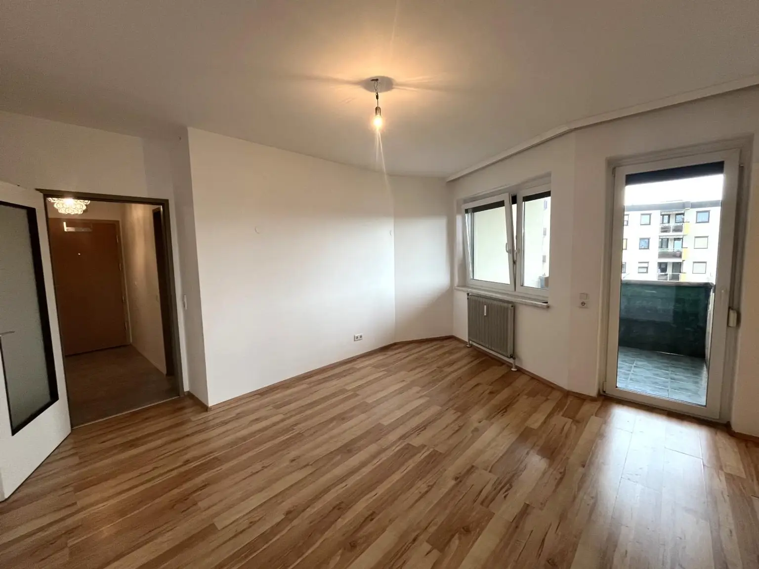 Zentral gelegen: 3-Zimmer-Wohnung mit herrlicher Loggia