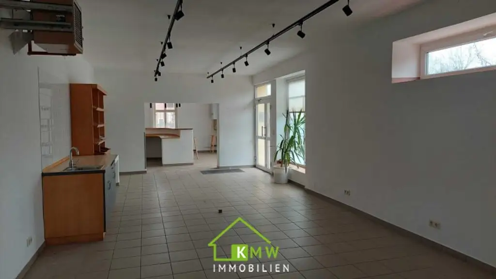 Geschäftslokal/Büro/Praxis/Lager mit guter Anbindung