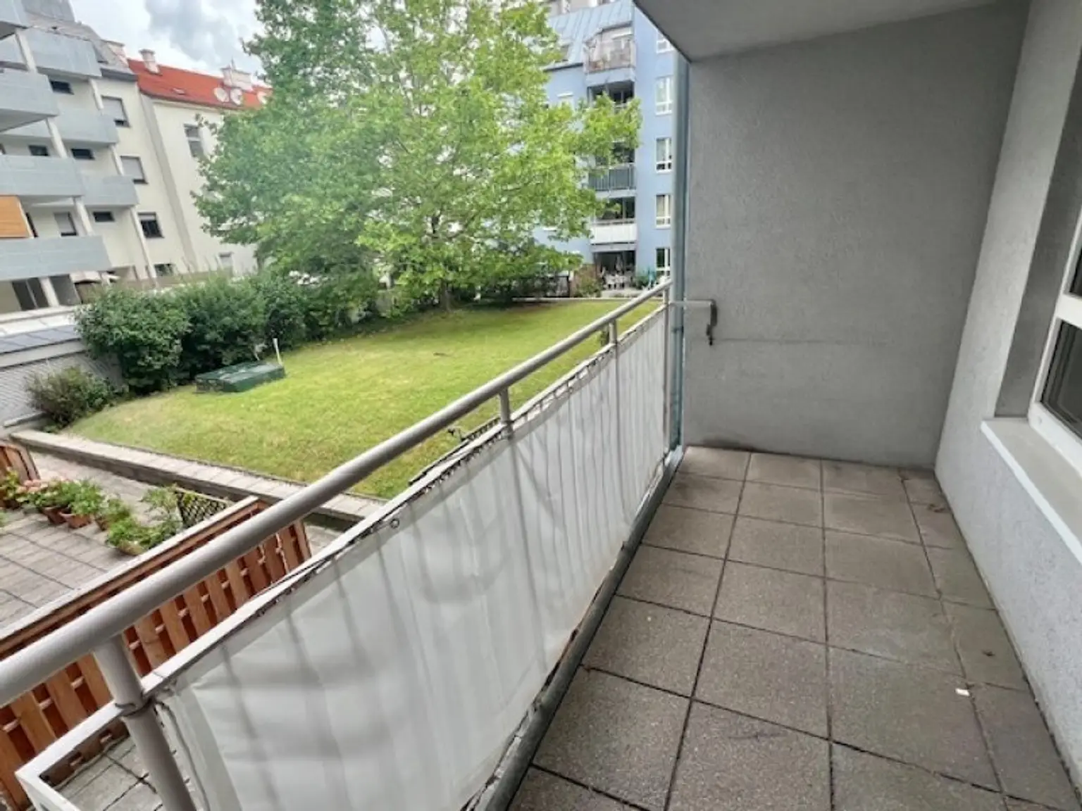 Moderne 3-Zimmer-Wohnung in 1140 Wien: Balkon, Garagen & perfekte WG-Option!