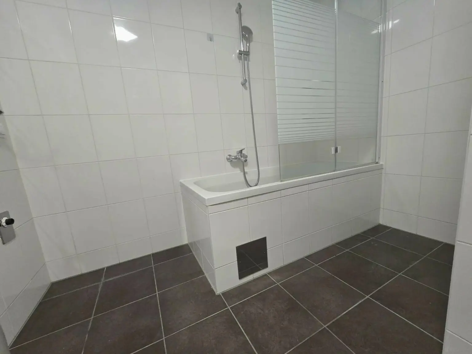 Wunderschöne Wohnung mit Balkon und TG - Hofseite!