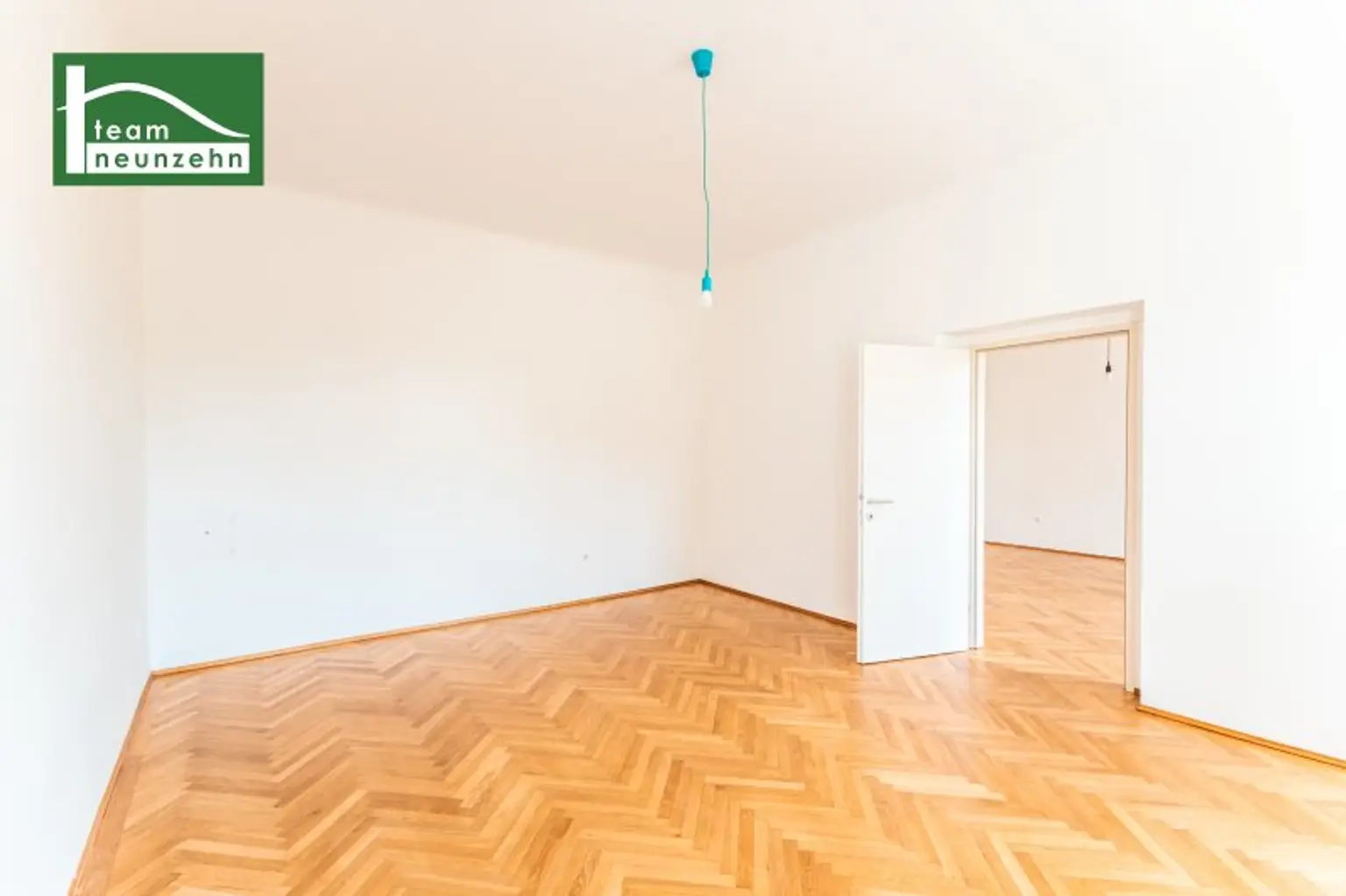 Altbauwohnung am Fuße der Hohen Warte neben dem Setagayapark! Faires Preis-Leistungs-Verhältnis! Gute Anbindung ins Stadtzentrum! Saniertes Altbau-Zinshaus!