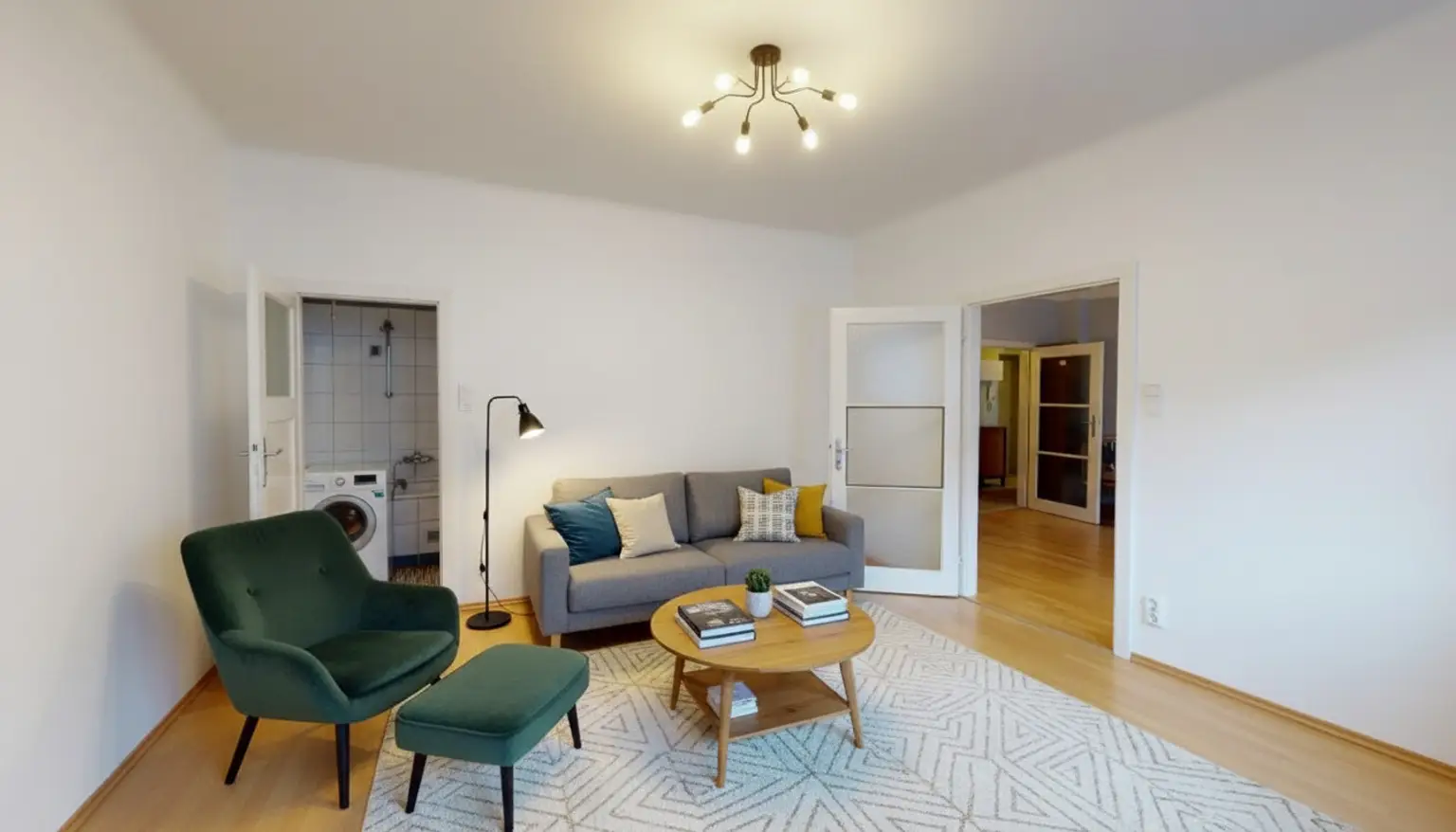 Stilvolle 2-Zimmer-Wohnung mit Loggia in zentraler Lage