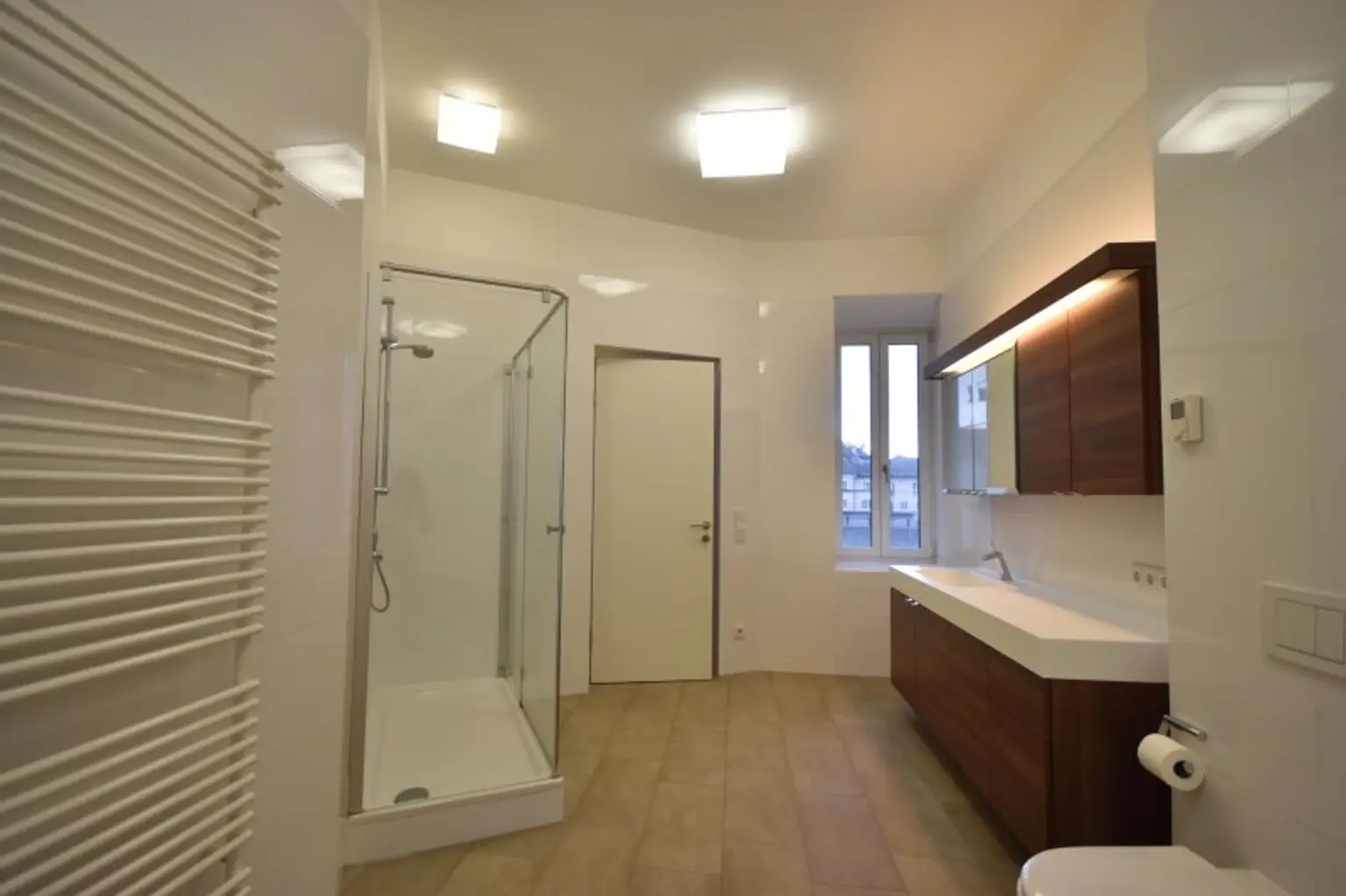 "ANDRÄVIERTEL - Stilvoll Wohnen in sanierter 3 Zimmer Altbauwohnung mit Stadtblick"